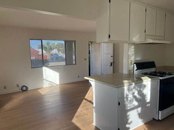 5th image of 1060 Monterey Ave #A