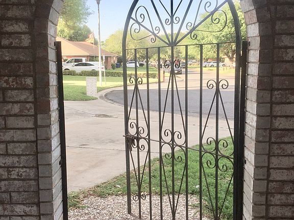 2nd image of 1513 Nightingale Ave