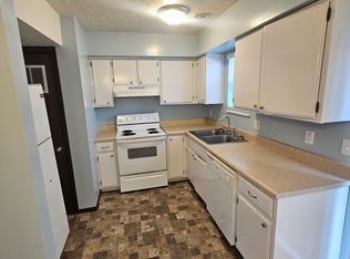 153 Elm St, New Martinsville, WV 26155