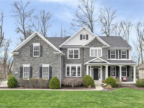 170 Centennial Dr, Avon Lake, OH 44012