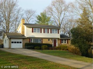 2720 Clarkes Landing Dr, Oakton, VA 22124
