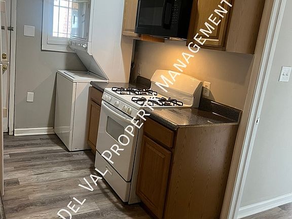 4th image of 5230 Schuyler St #3