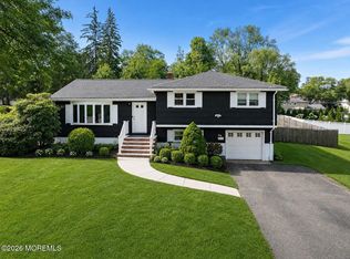 22 Tuxedo Drive, Wayne, NJ 07470