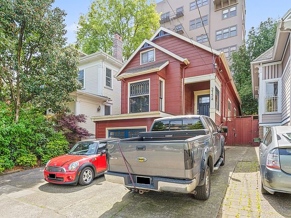 2nd image of 2154 NW Everett St APT C