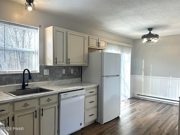 4th image of 2116 Spring Dr