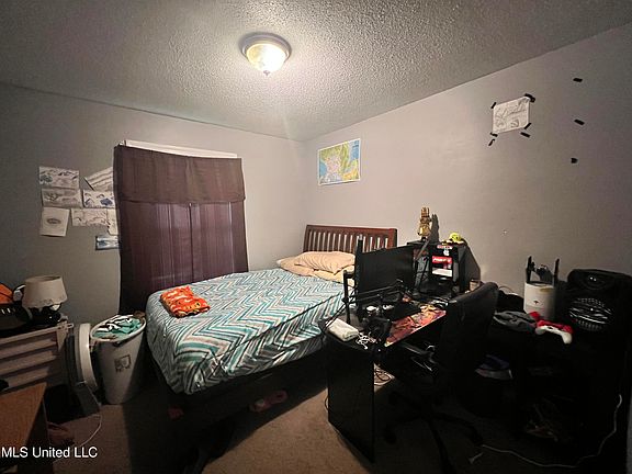 5th image of 2760 Shady Grove Dr