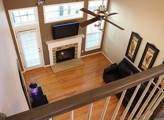 4th image of 102 S Arcadian Way #117