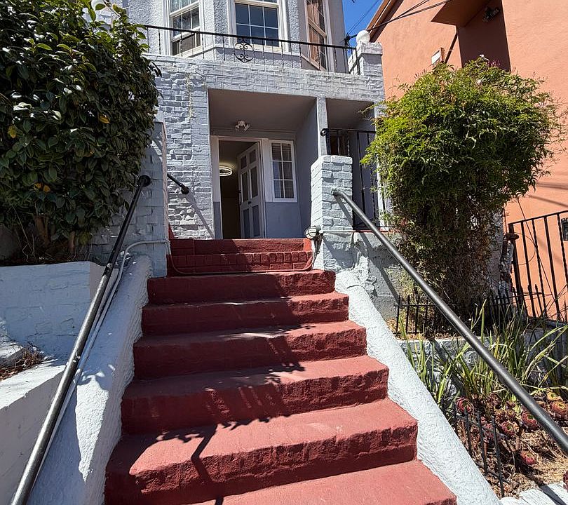 1st image of 824A Castro St