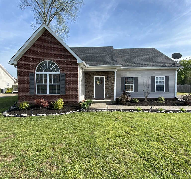 1st image of 127 Centerrock Dr