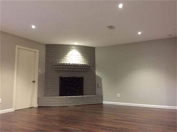3rd image of 10227 Huntington Wood Dr
