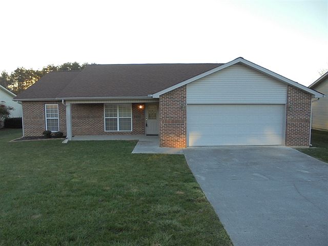 1st image of 2941 Country Meadows Ln
