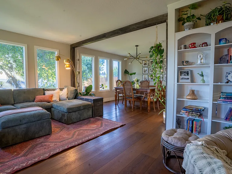 1041 Lamplighter Dr — Photo 6