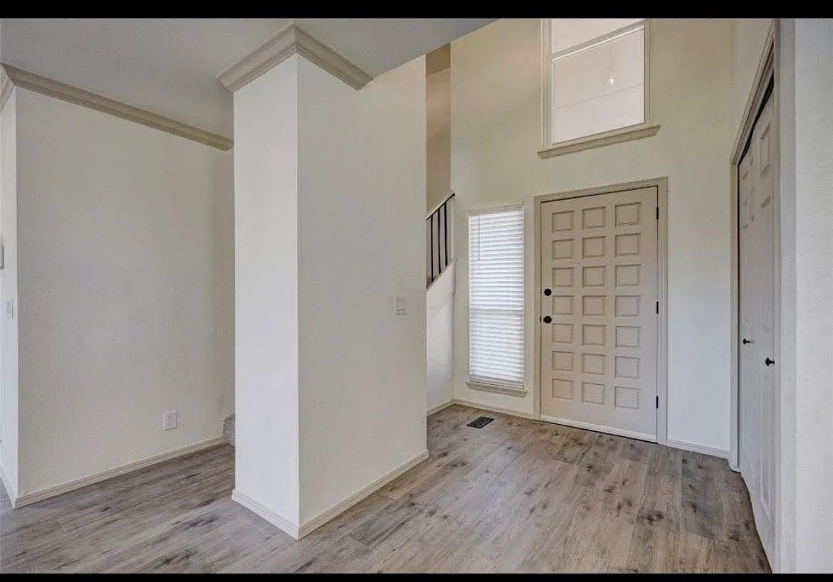 2221 Shadowridge Ct — Photo 2