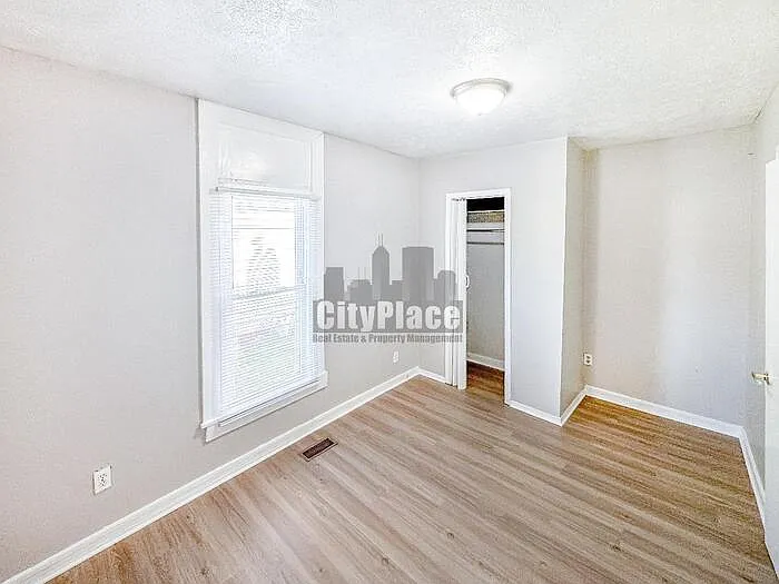 1319 W 27th St — Photo 10