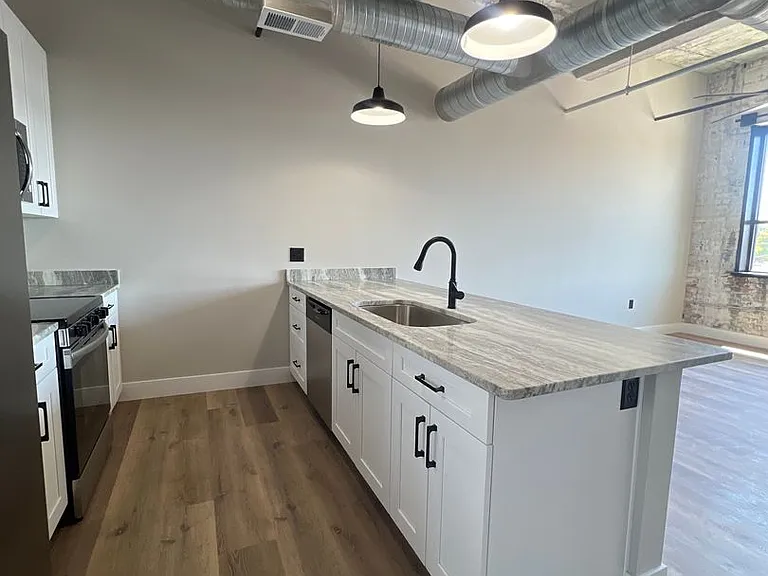 119 E Princess Anne Rd — Photo 58