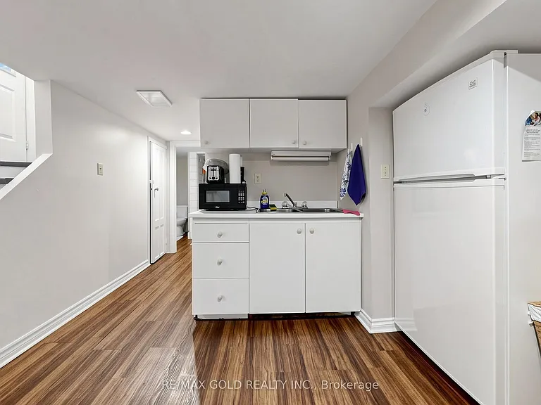 746 King St W — Photo 33