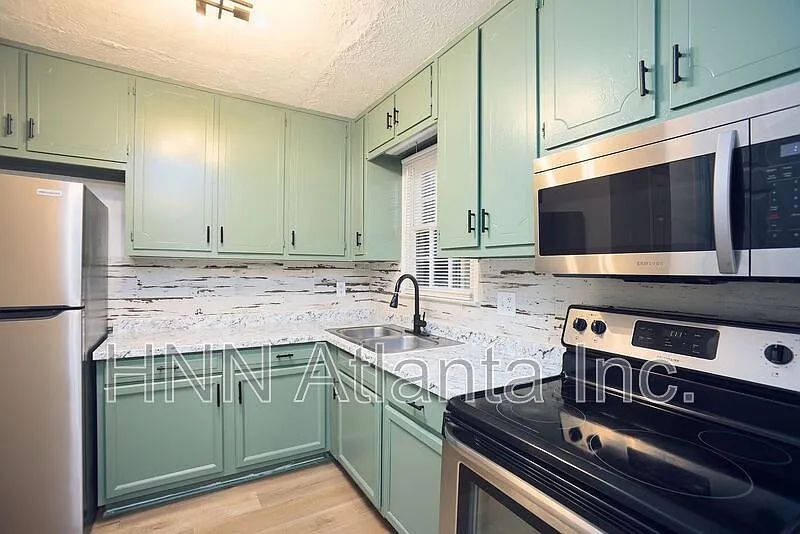 2 bed, 2.5 bath, 1100 sqft, $1,395 — Photo 4