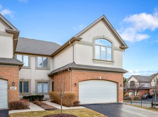 931 W Andover Ct, Palatine, IL 60067
