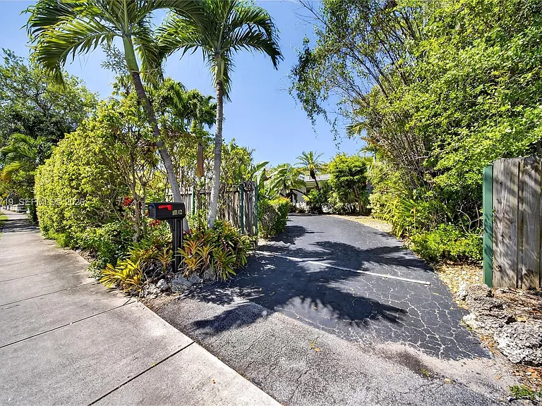 10142 SW 79th Ave — Photo 15