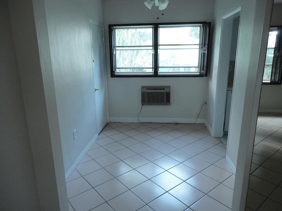 1st image of 417 Santander Ave APT 2