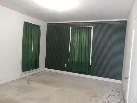 3rd image of 402 W Martin Pl