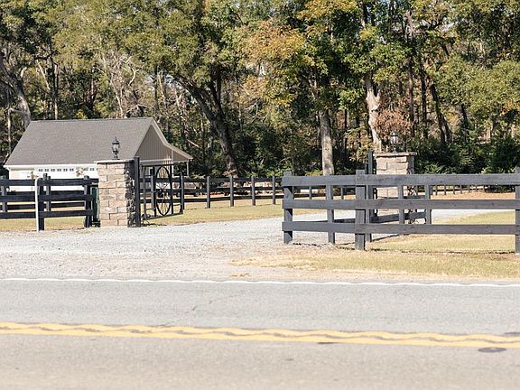 3rd image of 4444 Highway 158 W