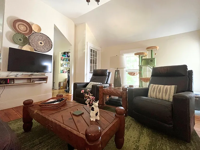 269 Lamartine St #2 — Photo 4