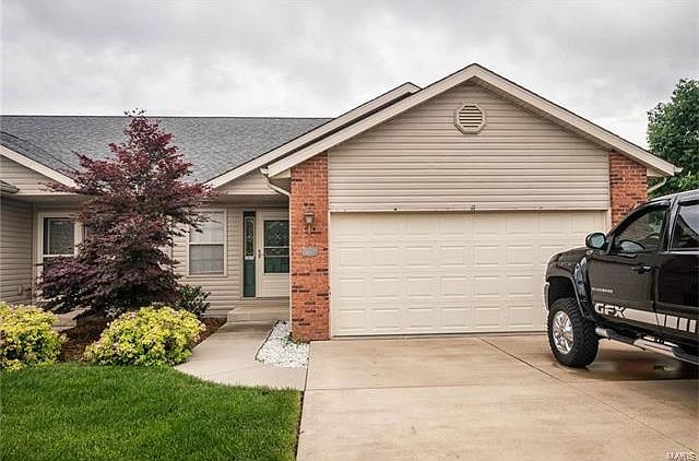 1st image of 10921 Upland Terrace Dr