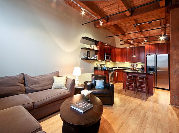 4th image of 1740 N Maplewood Ave APT 103