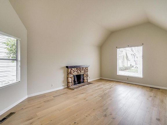 3rd image of 1123 Doyle Place Mountain Vw