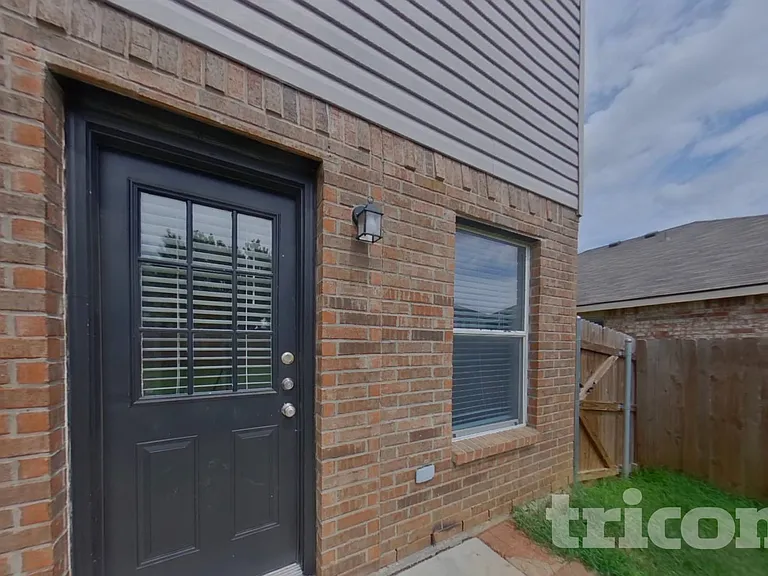 1221 Dianthus Dr — Photo 22