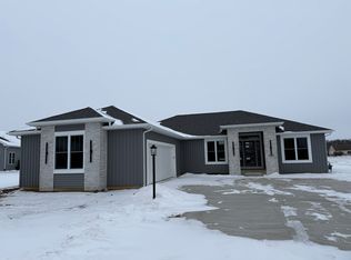 21157 Hallton Dr, Bristol, IN 46507