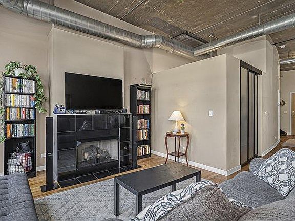 4th image of 1001 W 15th St Unit 337