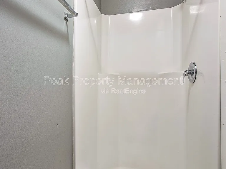 1510 W Broad St — Photo 77