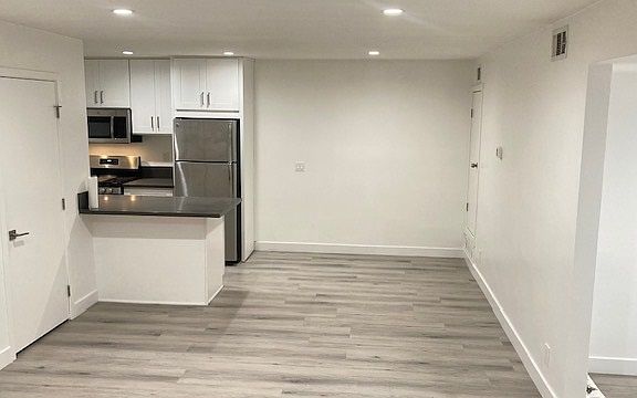 4th image of 849 N Van Ness Ave #2