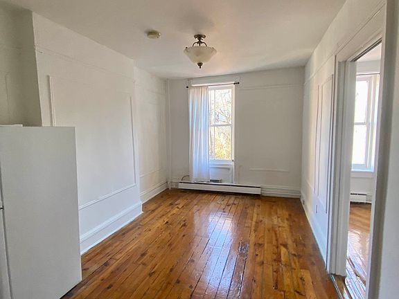 3rd image of 105 Bergen St APT 3R