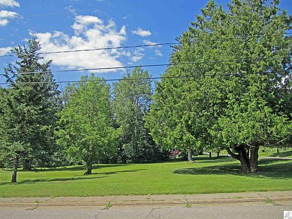 4th image of 2031 N 47th Ave E