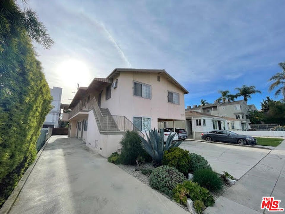 1st image of 2577 S Sepulveda Blvd #4