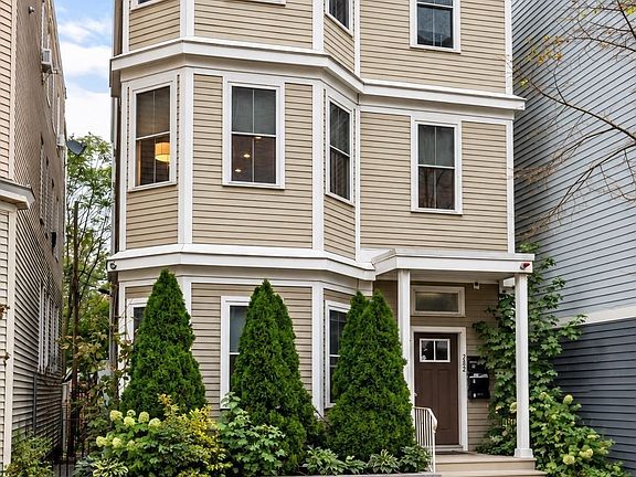 2nd image of 282 Maverick St #2