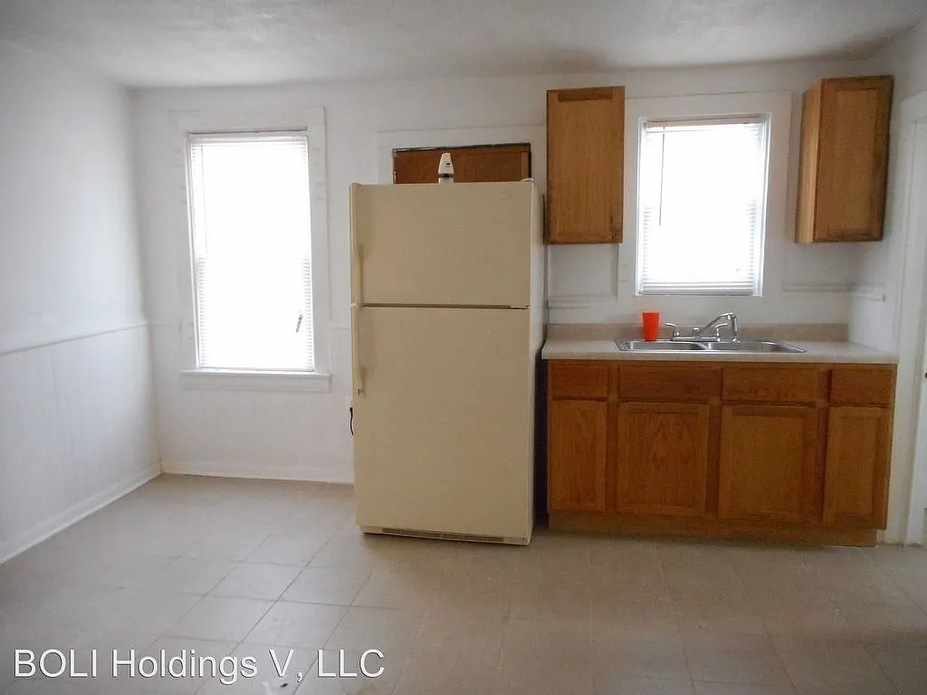 7918 S Avalon Ave photo 1