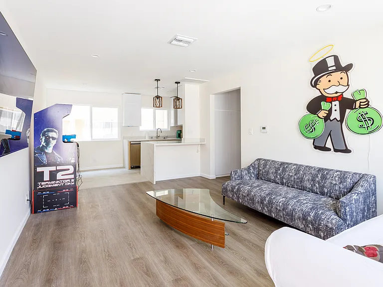 12422 Pacific Ave #3 — Photo 4