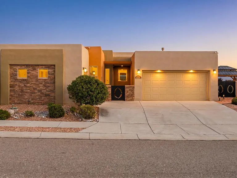 6102 Pecos Trail Dr NE — Photo 1