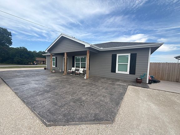3rd image of 102 Deedee Rd