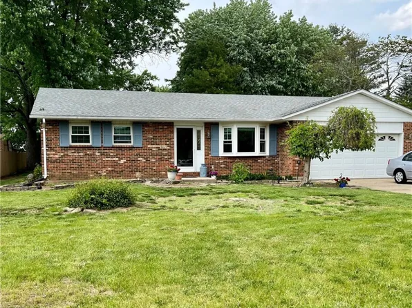 8280 Meadowlark Dr, Carlisle, OH 45005