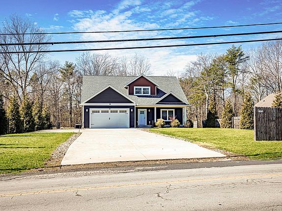 3rd image of 1370 S Smith Rd