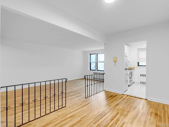 3rd image of 14350 Hoover Ave APT 103