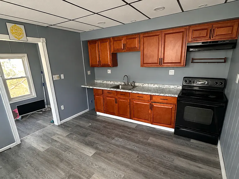 149 N Center St — Photo 3
