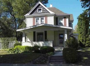 909 Tremont St, Cedar Falls, IA 50613