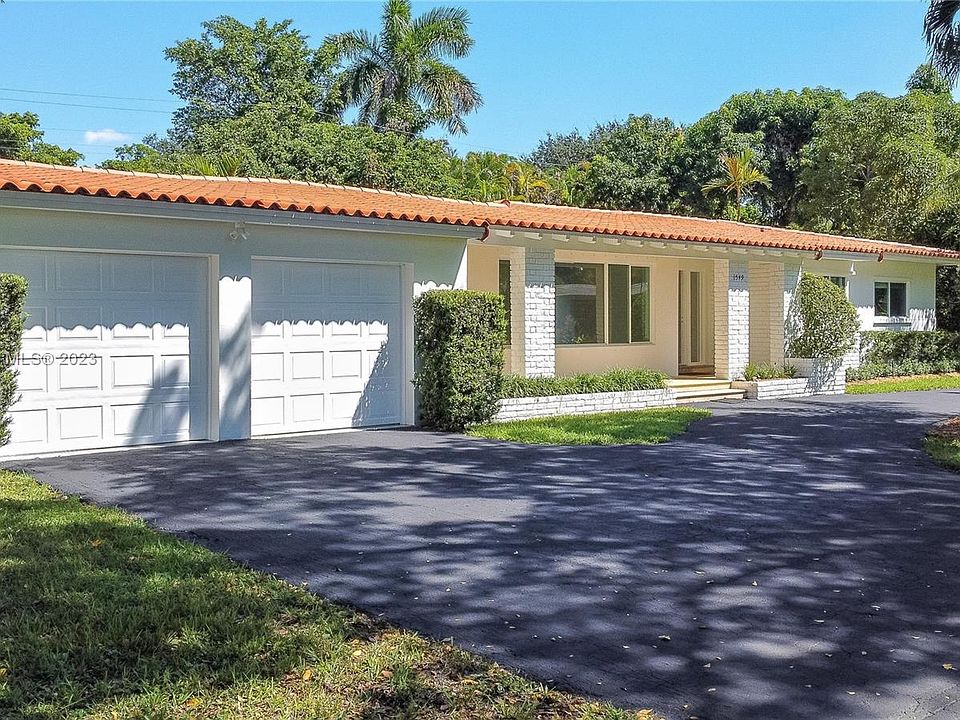 1st image of 1549 Catalonia Ave