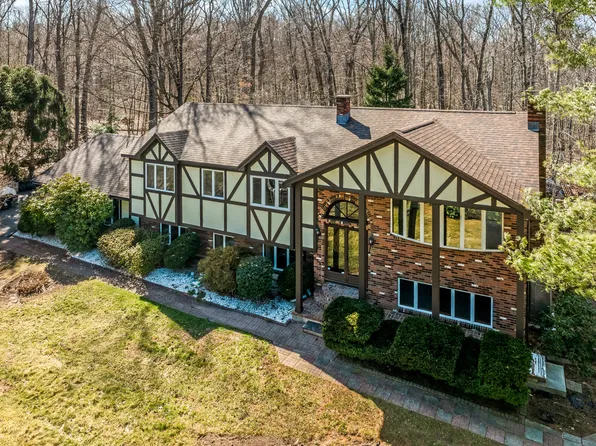 154 Cloudland Road, North Haven, CT 06473